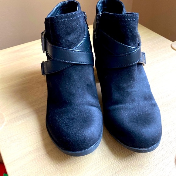 Ankle boots, Indigo , 71/2 M in black suede. - Picture 2 of 4